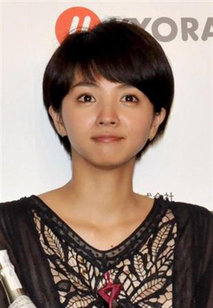 年轻演员满岛光与导演石井裕也入籍结婚-日本