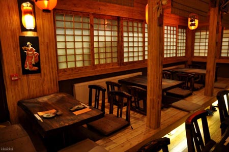 日本餐馆--黑色给你力量-日本通_日本新闻_日