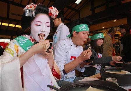 京都豆腐锅料理店举行吃豆腐比赛-日本新闻_日