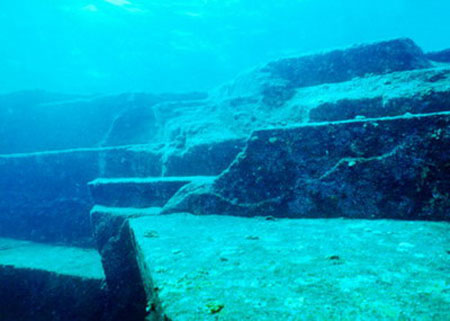 日本水下金字塔 文化遗址与自然景观的争议-