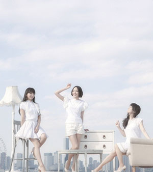 电音组合Perfume单曲碟封面曝光 与少女时代黑