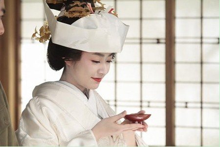 传统纯白新娘装 井上真央《太阳公公》中唯美登场 - 日本通