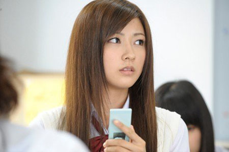 熊井友理奈时隔7年主演恐怖片《国王游戏》-日