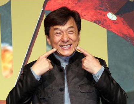 成龙访日宣传《辛亥革命》 用日语为日本加油