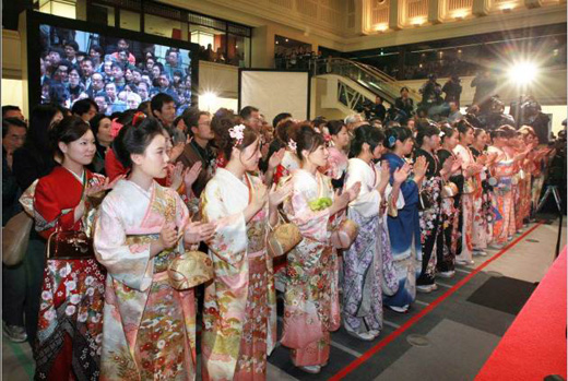 东京证券交易所举行新年开市典礼 大发会