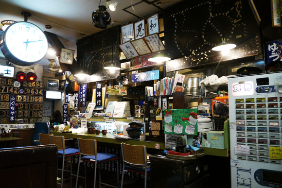 日本有家火车咖喱店 用托马斯火车为顾客送上