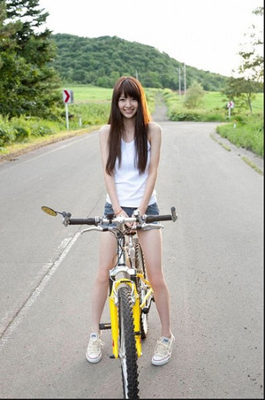 大野丝出任今年日本高中足球的应援经理