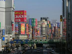 防卫省<em>痴汉</em>事务官<em>电车</em>内非礼<em>女大学生</em>被捕-日