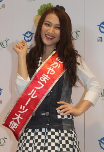 JKT48队长Melody挑战制作原创圣代-日本娱乐