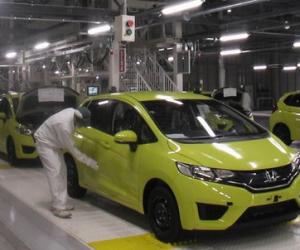 丰田汽车全球产量连续四个月下降-日本经济_日