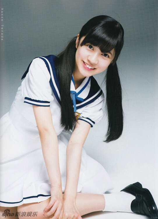 日本女团乃木坂46成员制服写真青涩稚嫩