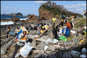 长崎壹岐市举行观光&捡拾漂流垃圾体验活动-