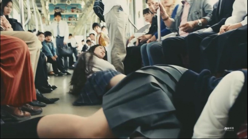 空气椅子JK？论脑洞，没有比日本广告更大的了