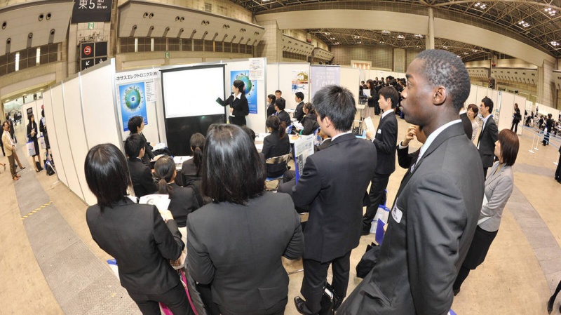 说中国人去日本爆就业、爆留学,这次他们是