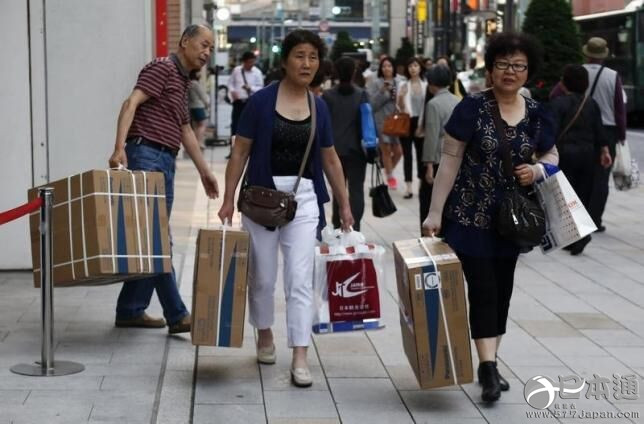 中国游客助2015年访日客消费额创新高