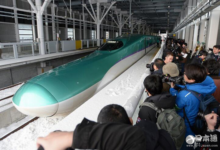 日本北海道新干线举办最新型车辆“H5系”试乘会