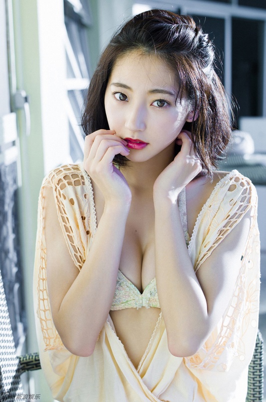 日本19岁美少女送福利 比基尼写真青春性感