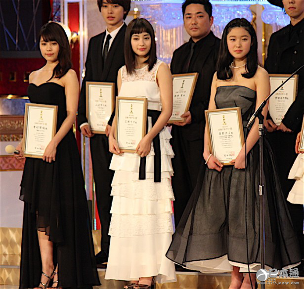 【多图】众多日本女星性感亮相 第39届日本电影金像奖颁奖仪式
