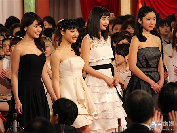 【多图】众多日本女星性感亮相 第39届日本电影金像奖颁奖仪式