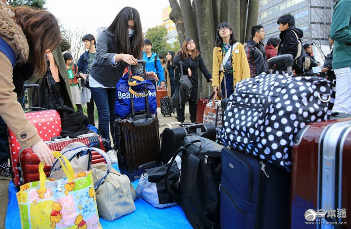 众多高中生在涉谷游行反对日本政府的安保法案