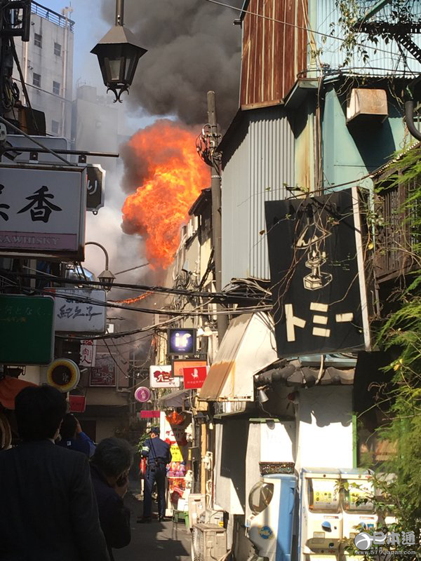 东京都新宿区歌舞伎町•新宿黄金街大范围起火