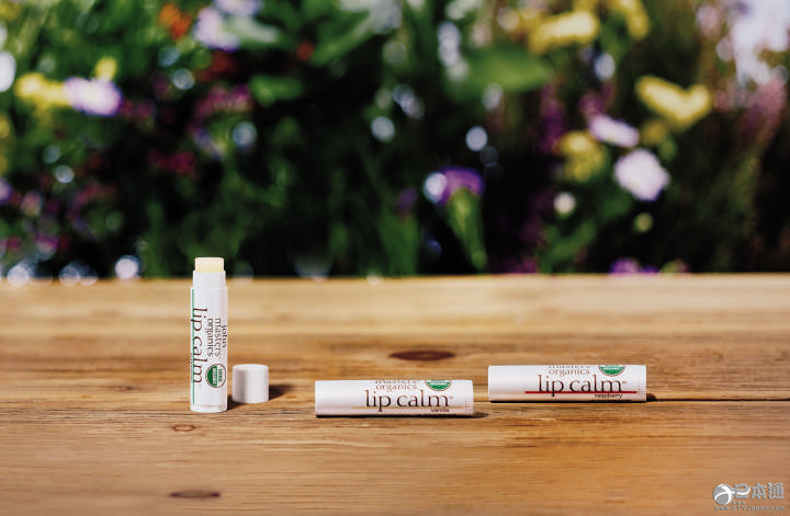 有机“lip calm”唇膏新推出三款新产品