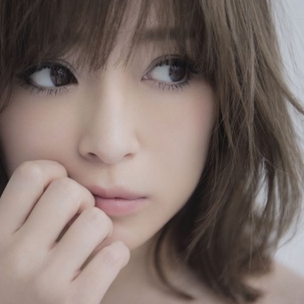 滨崎步新专辑封面双手被捆体现黑暗-日本新