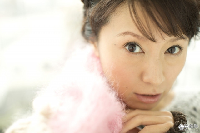 歌手铃木亚美宣布结婚 怀孕3个月男友小7岁