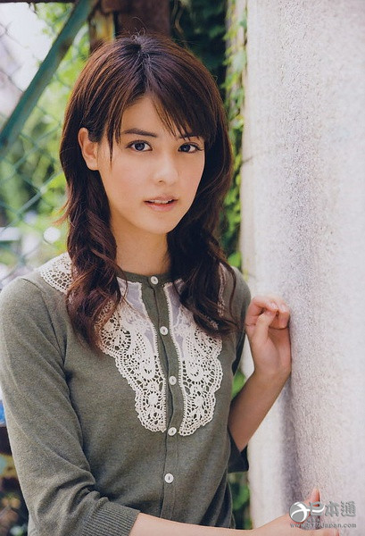 日本女演员藤井美菜迎来28岁生日