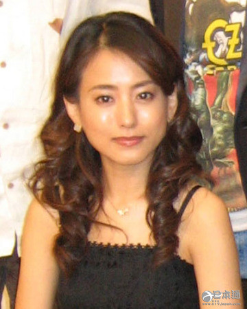 日本41岁女演员持田真树顺利生下二胎