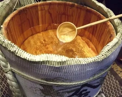 竹炭、酒、蜂蜜…日本人的10个做饭技巧，这么不走寻常路？！