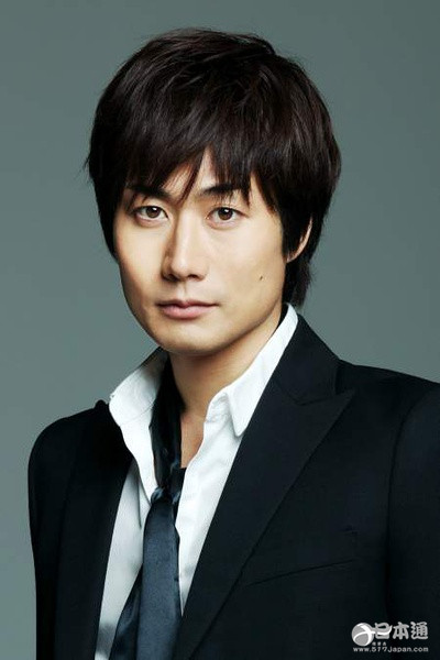 日本男演员户次重幸迎43岁生日