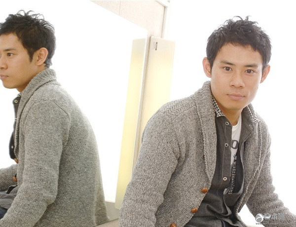日本男演员伊藤淳史迎33岁生日