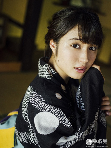 日本女演员广濑爱丽丝迎来22岁生日