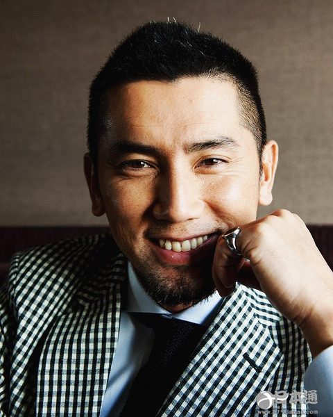 日本男演员本木雅弘迎来51岁生日