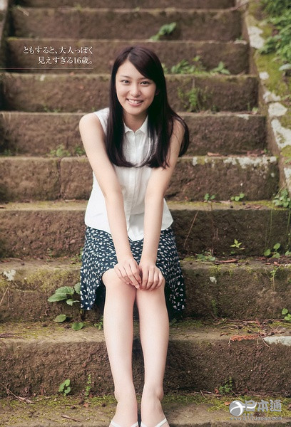 日本女演员武井咲迎来23岁生日