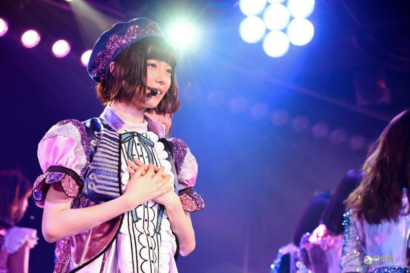 AKB48岛崎遥香在秋叶原剧场举行毕业公演