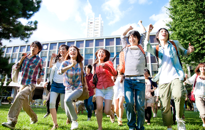 日本人根本读不起大学，还不起奖学金，年纪轻轻只能宣布破产