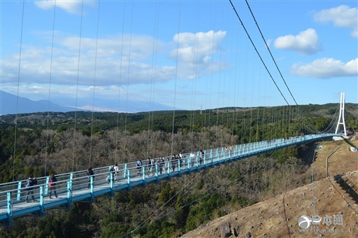 日本最长三岛吊桥开业1周年 游客数超百万人