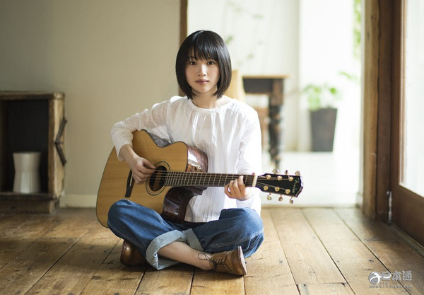 日本创作女歌手新山诗织迎来21岁生日