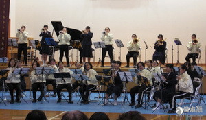 小滨中学吹奏乐部为熊本地震复兴应援 与受灾地江南中学联合演出