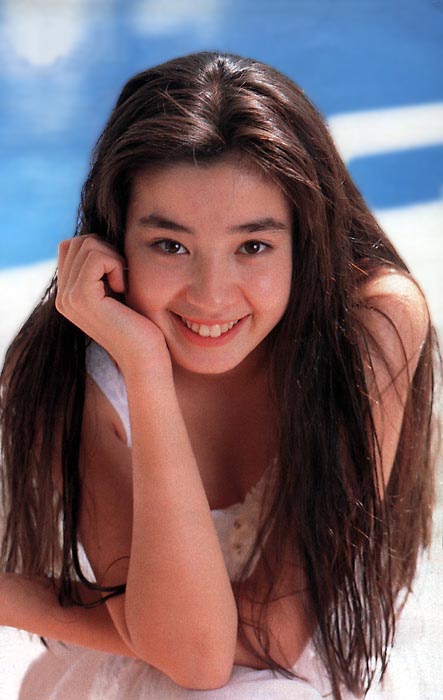 日本女演员歌手宫泽理惠迎来44岁生日