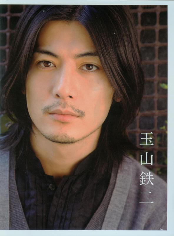日本男演员玉山铁二迎来37岁生日