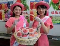 买福岛的桃子如何 福岛宣传队成员在长崎市政府宣传福岛桃子