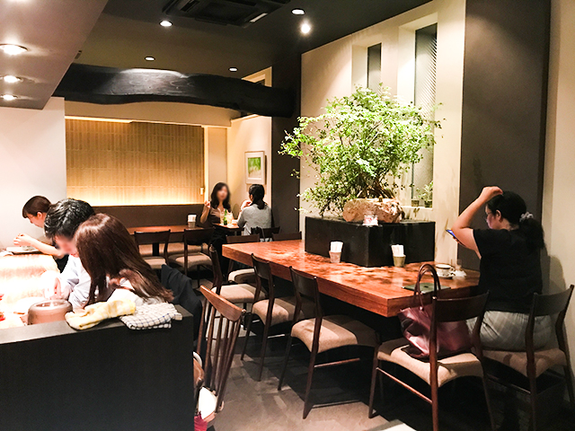 日本神保町网红咖啡馆-TAM TAM 众多客人大排长龙只为品尝特色美食