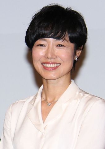 日本前NHK播音员有动由美子首次出演新闻节目《news zero》