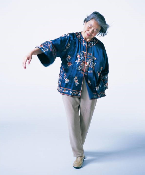 她是日本最Rock的老奶奶，这是她的标准Rock人生