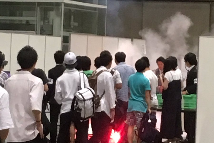 欅坂46见面会观众包内发现刀子 携带行李仅过目
