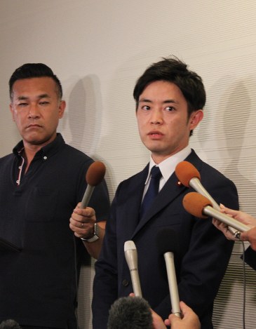神户议员桥本健决定于8月30日前提交辞呈