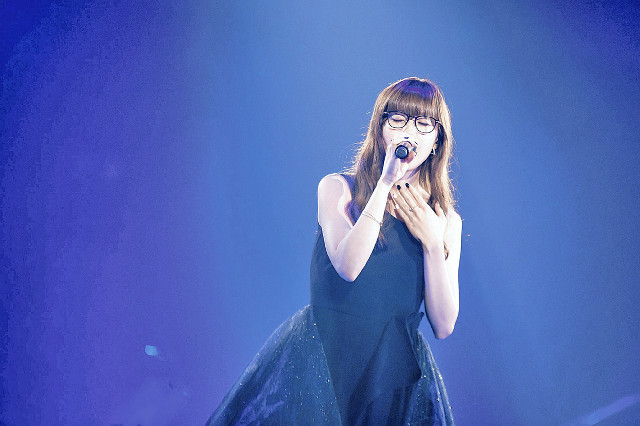 8月29日,女歌手兼曲作者aimer(年龄未公开)首次在东京北之丸公园的